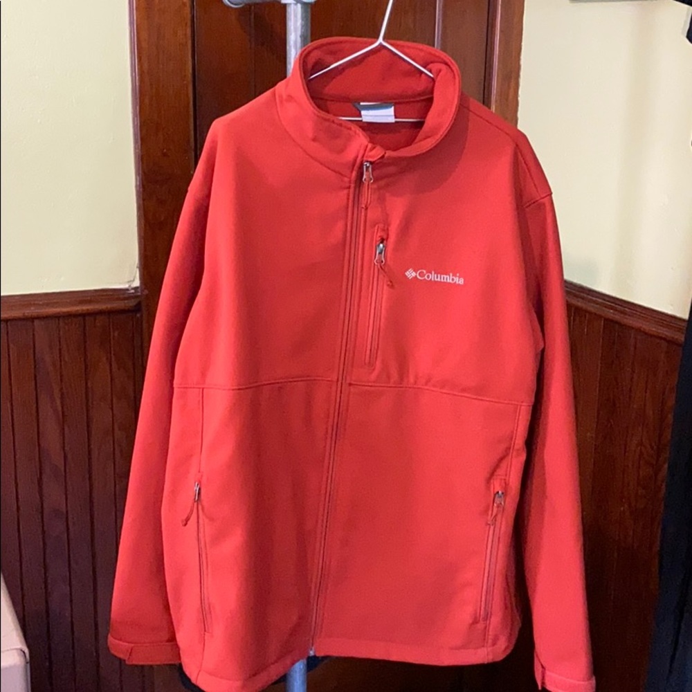 Men’s Columbia soft shell jacket